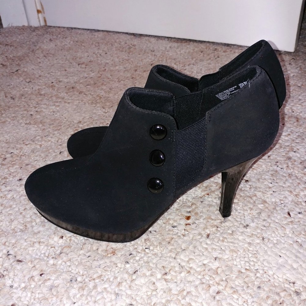Fioni Black Ankle Booties - Size 8.5